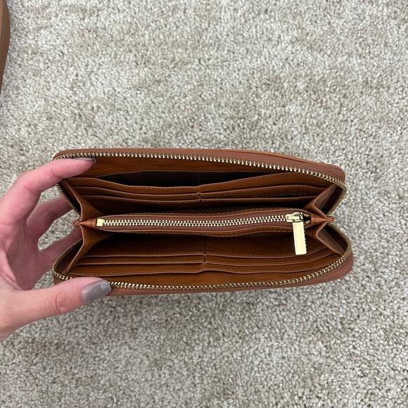 Tory Burch Wallet - Picture 2 of 3